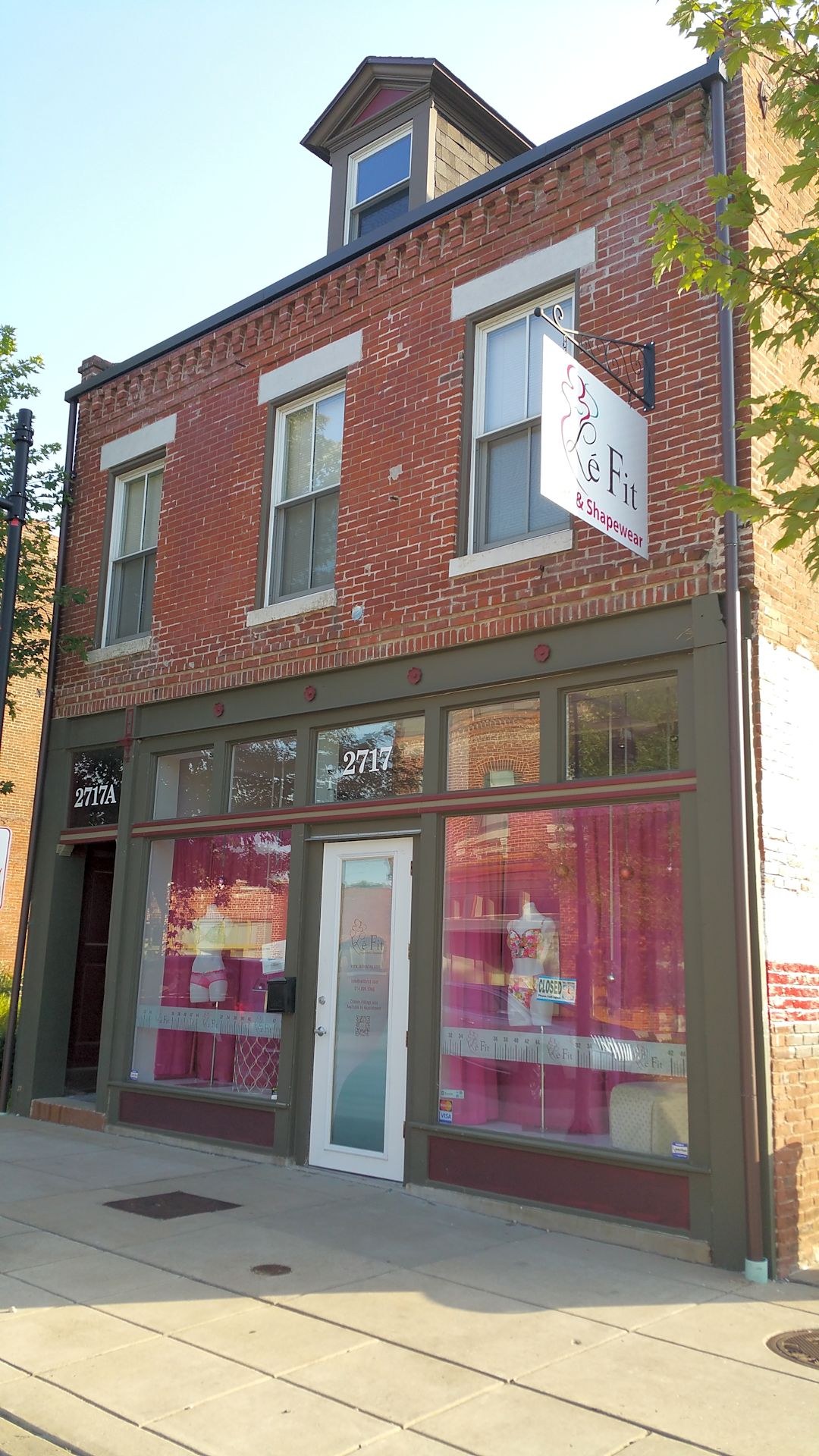 Exterior of the Le’Fit boutique in St. Louis